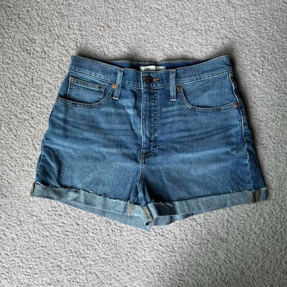 Madewell high rise denim shorts in size 26 NWOT